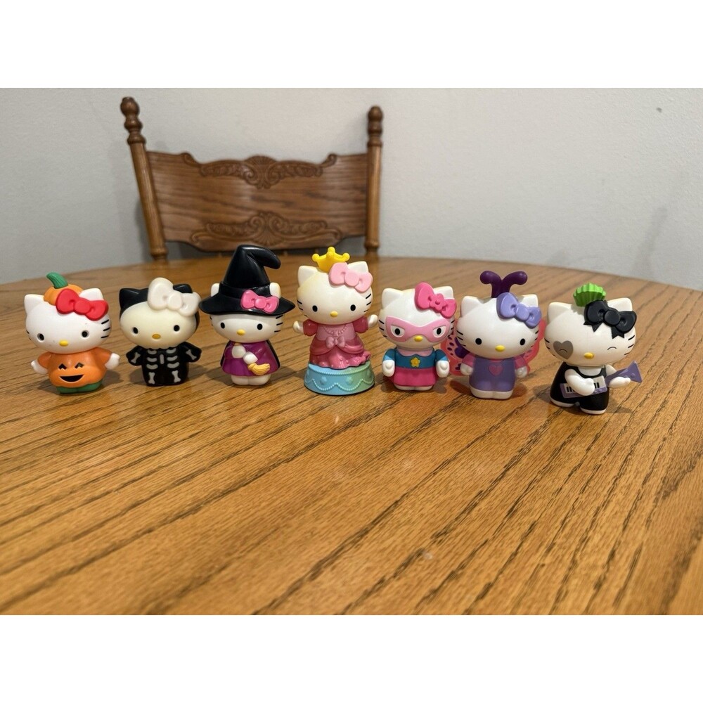 2019 Hello Kitty McDonald’s Halloween Toy Lot Of 7